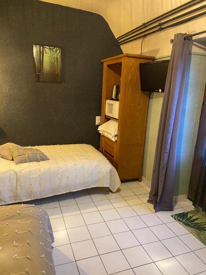 Bed and Breakfast La Pénate à Pluduno Extérieur photo